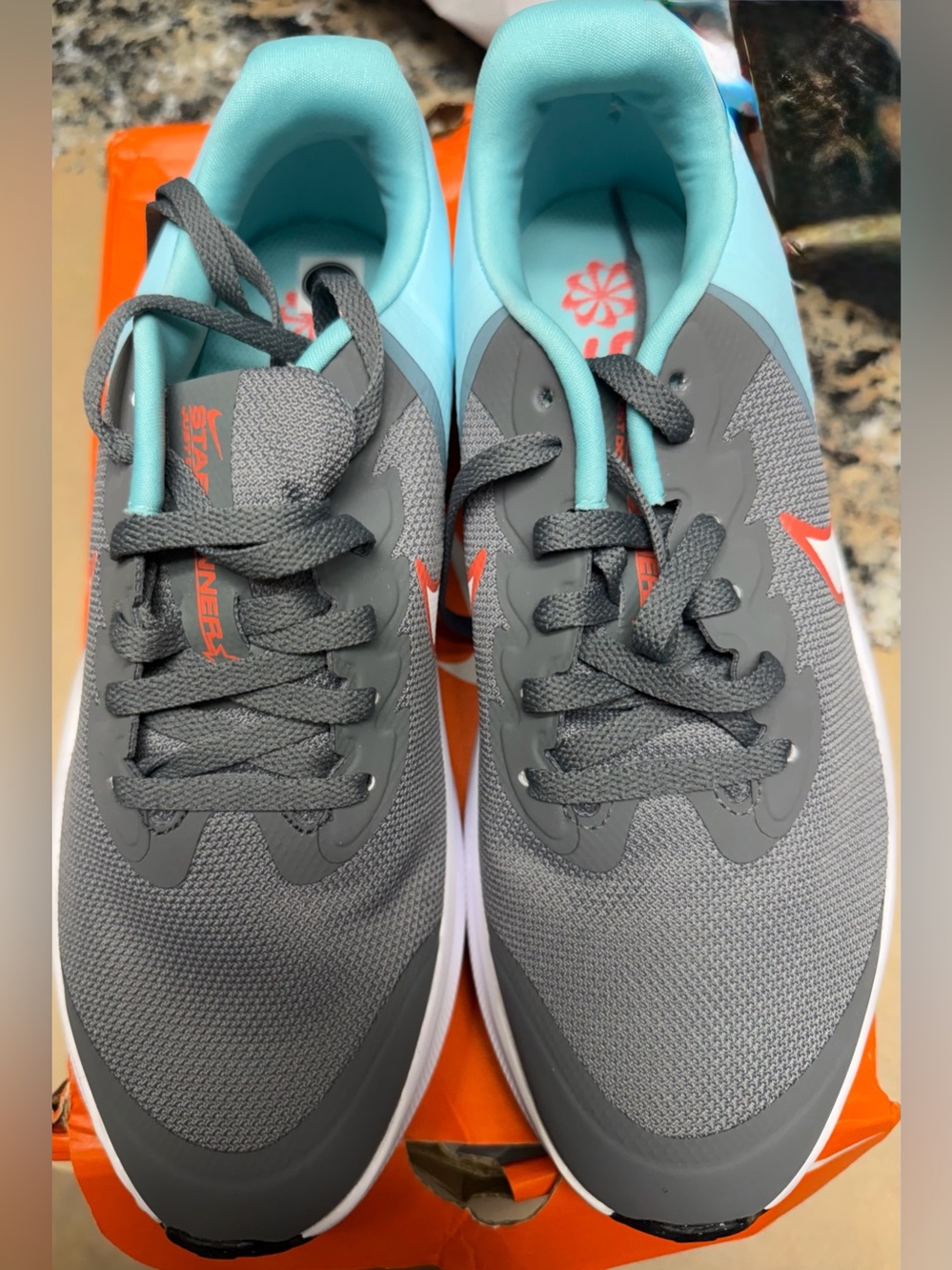 Nike 5.5y/7w star runner 3- new in box